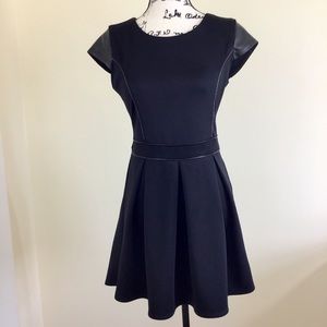 Romeo & Juliet Couture A Line Dress Size M